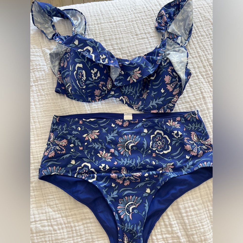 Vineyard Vine Women’s Two Piece Swimsuit